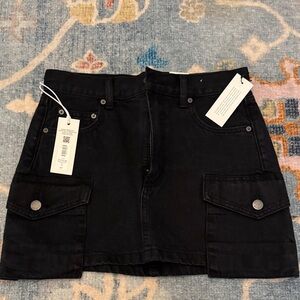 Denim Forum Black Mid-Rise Cargo Mini Skirt